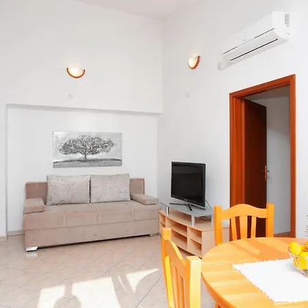 Apartman By The Sea Marina, Trogir - 9037 *