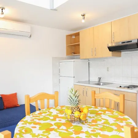 Apartman By The Sea Marina, Trogir - 9037 *